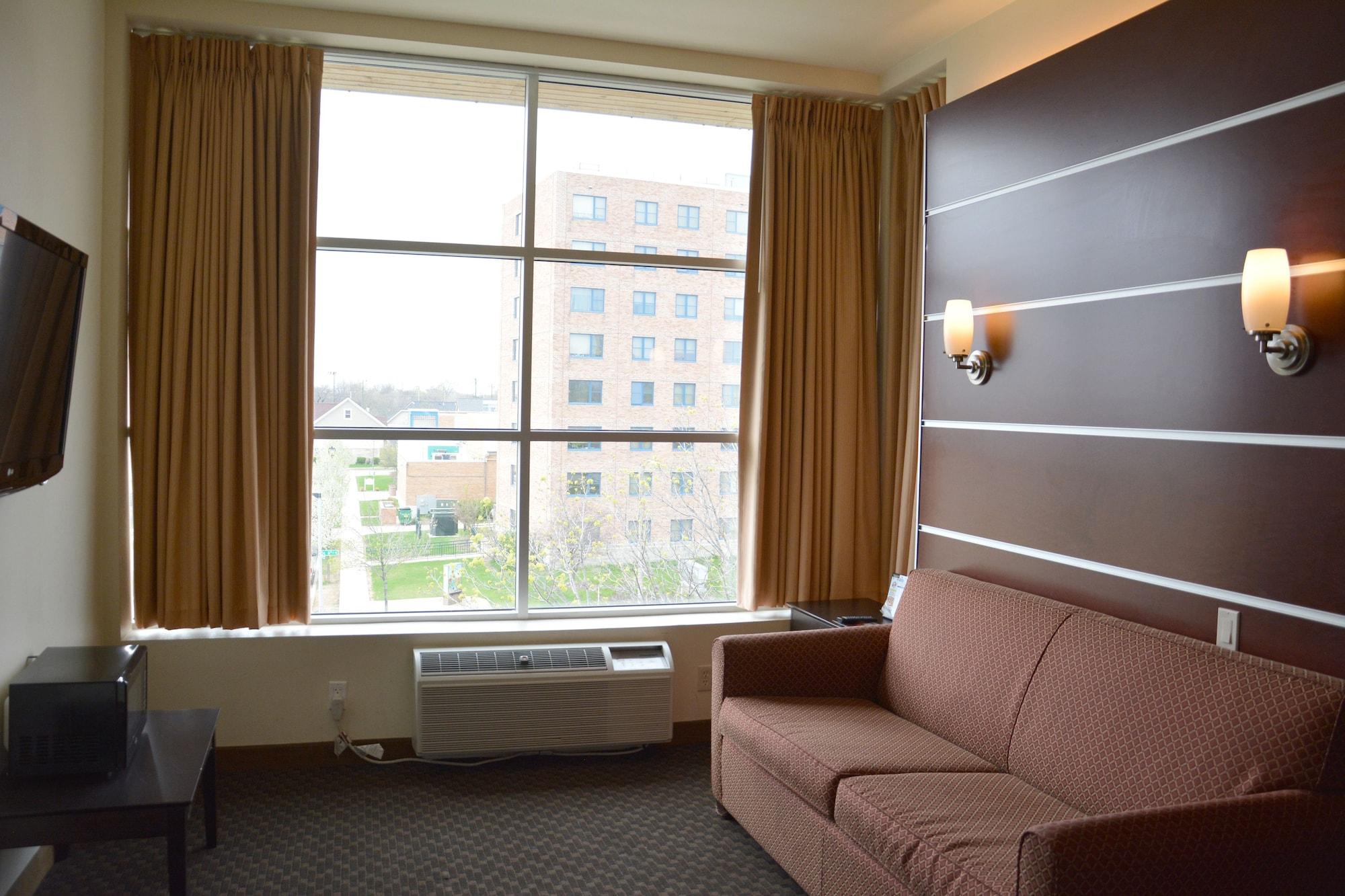 Days Inn & Suites By Wyndham Milwaukee Exterior foto