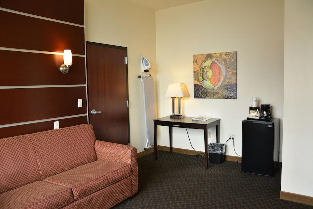 Days Inn & Suites By Wyndham Milwaukee Exterior foto